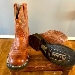 Ariat Fatbaby boots. Size 9B